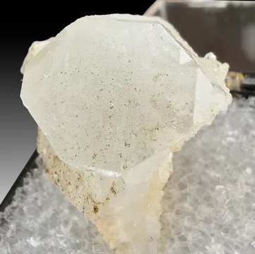 Fluorapophyllite-(K)