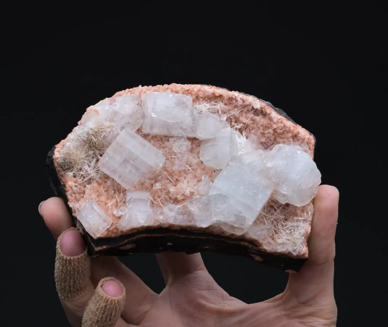 FLUORAPOPHYLLITE-(K) with Natrolite on Heulandite - image 2