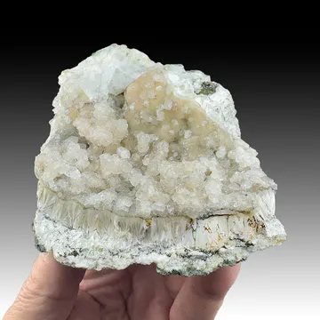 Fluorapophyllite-K with Pectolite