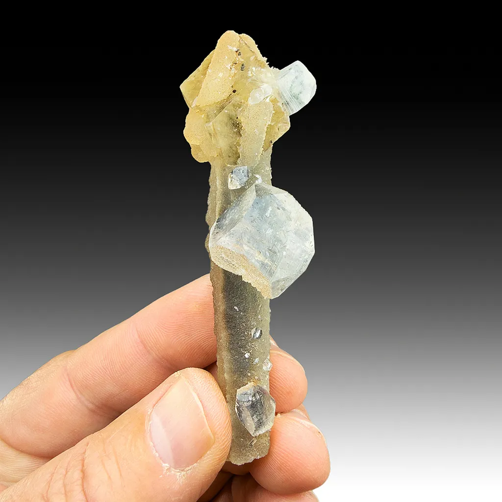 Fluorapophyllite-K with Quartz, Calcite image