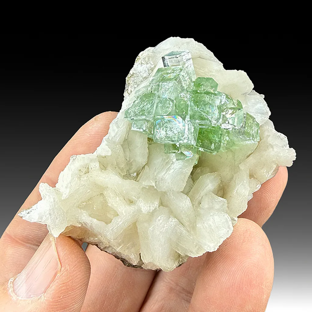 Fluorapophyllite-K with Stilbite image