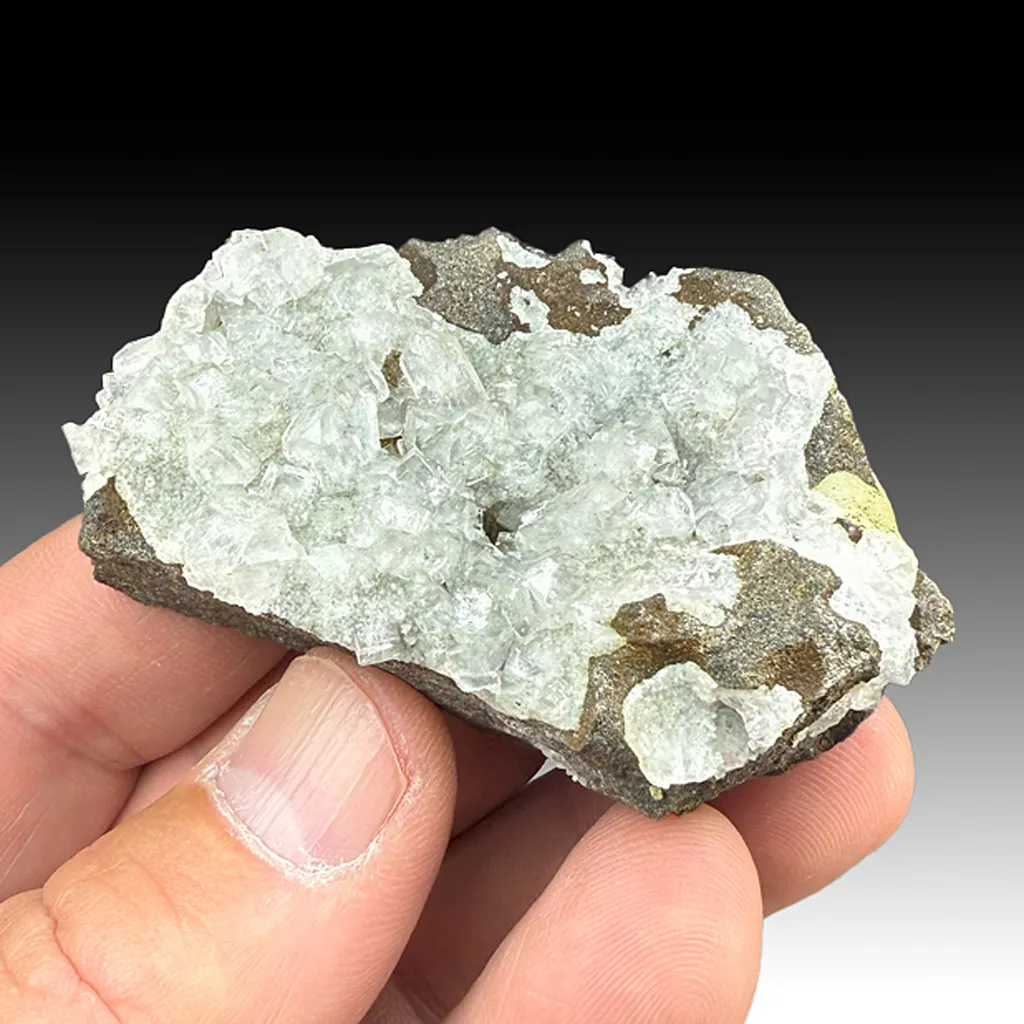 Fluorapophyllite-K with Stilbite image