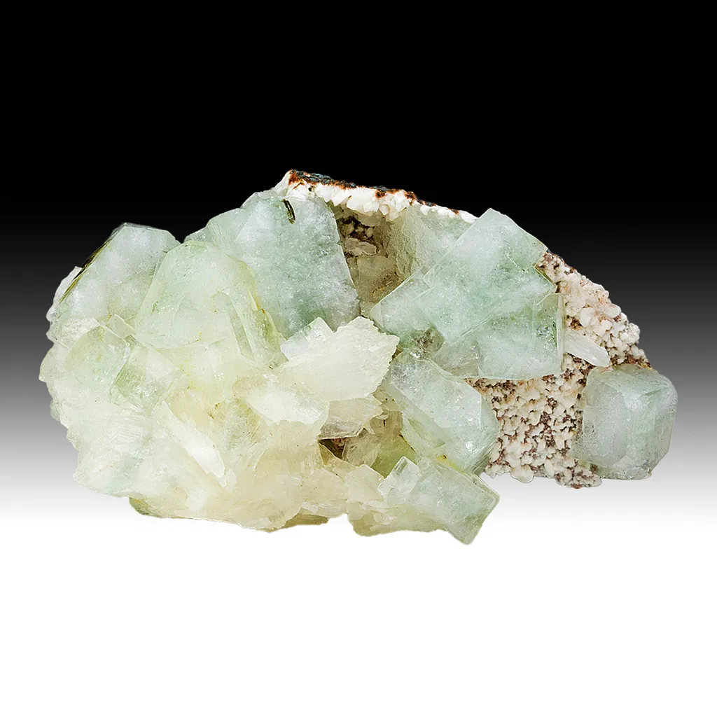 Fluorapophyllite-K with Stilbite image