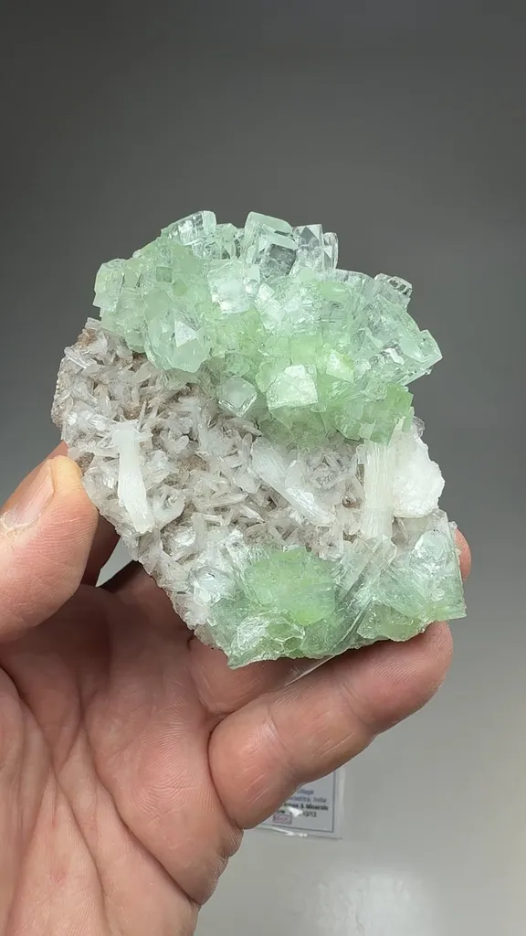 Fluorapophyllite-K with Stilbite - image 2