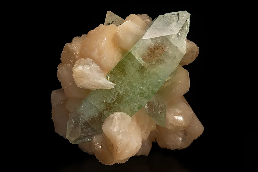 FLUORAPOPHYLLITE-(K) with Stilbite image