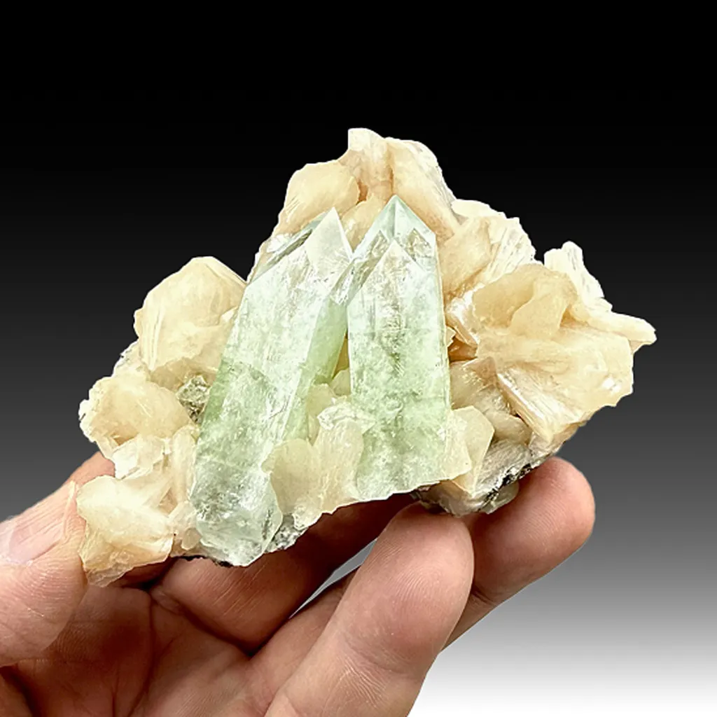 Fluorapophyllite-K with Stilbite (555) image