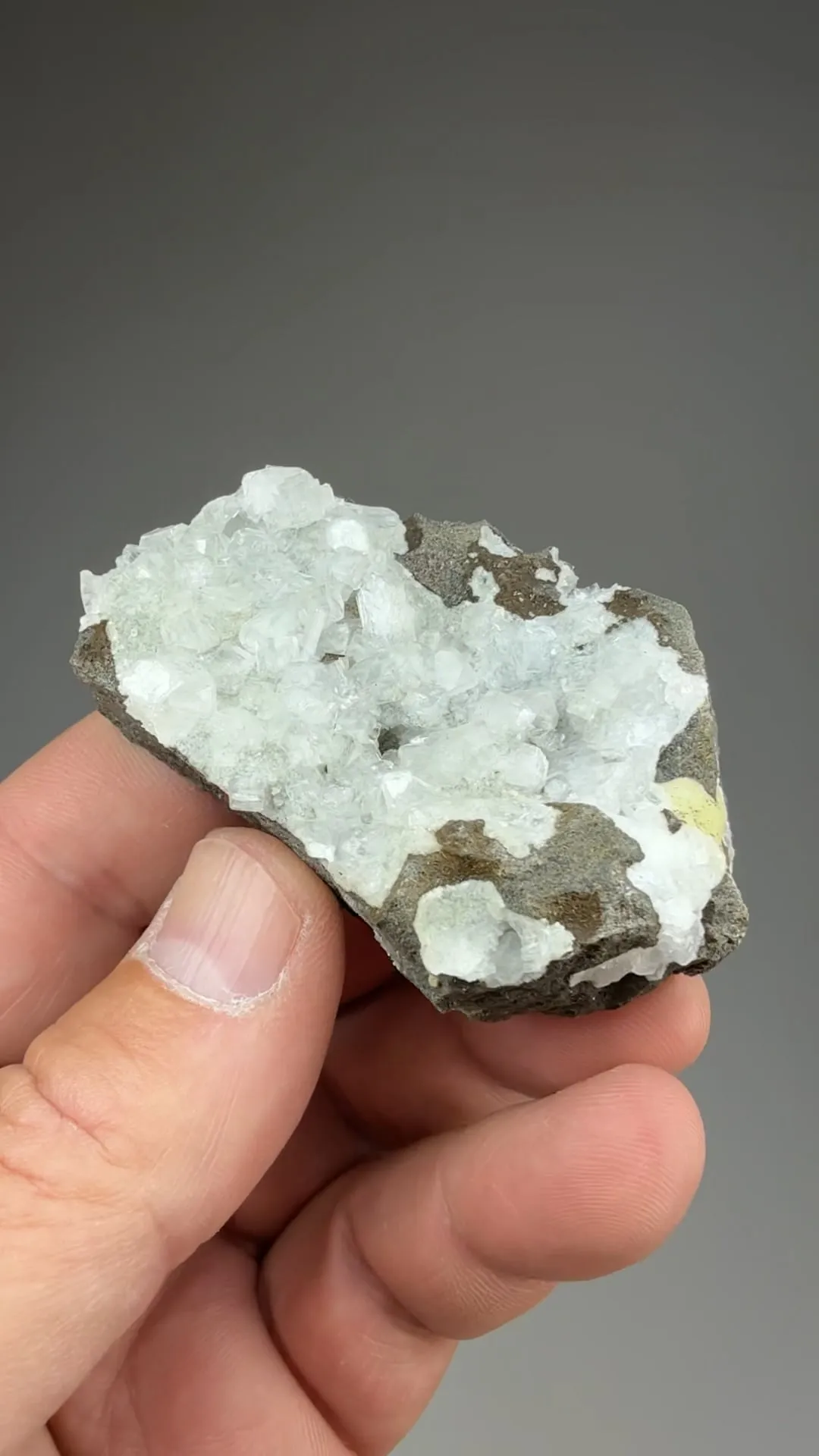 Fluorapophyllite-K with Stilbite - image 2