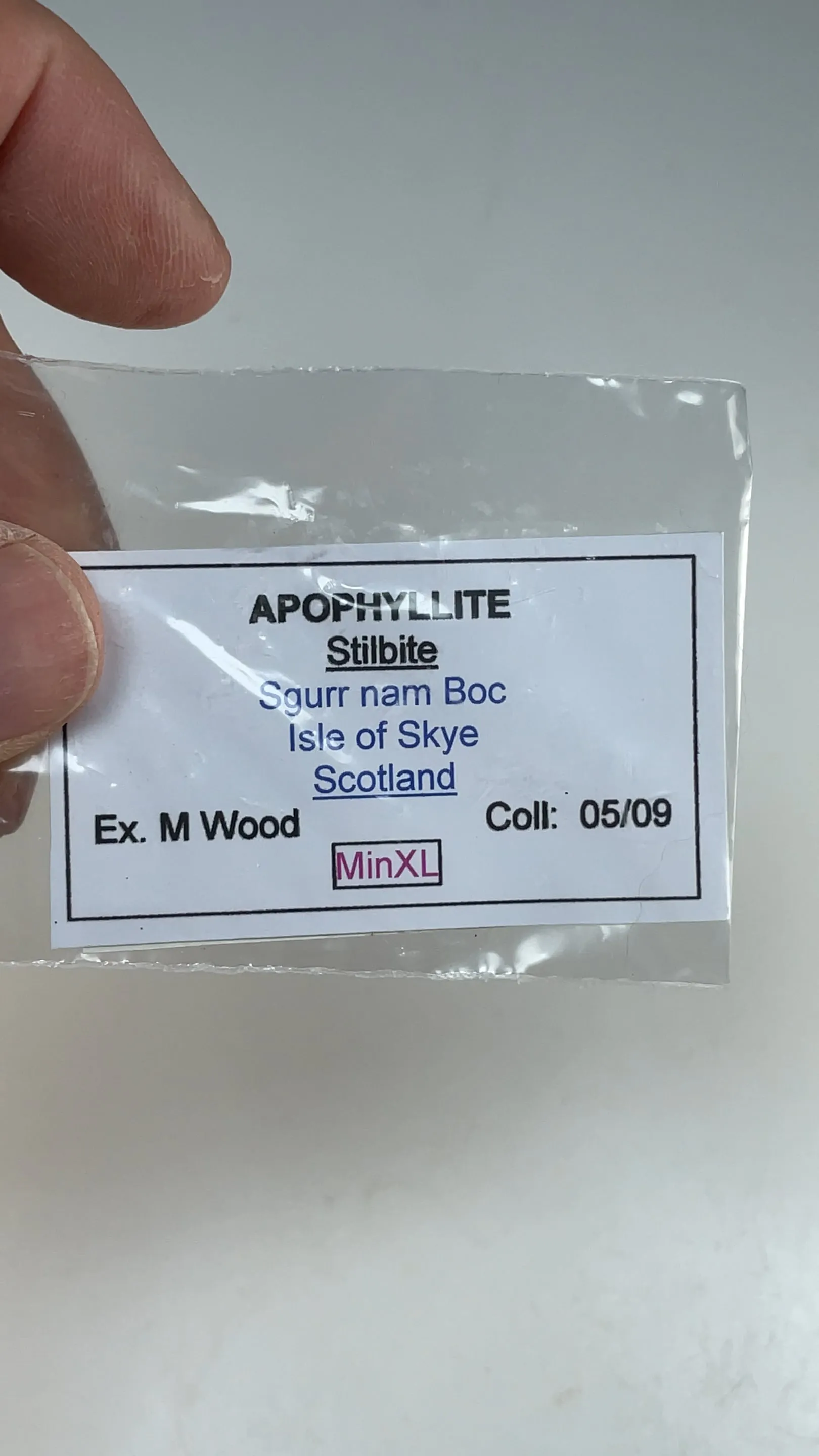 Fluorapophyllite-K with Stilbite - image 2