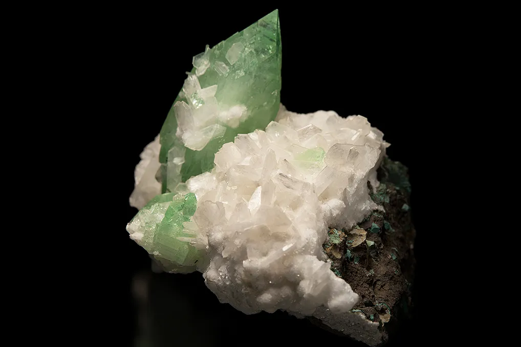 FLUORAPOPHYLLITE-(K) with Stilbite - image 2