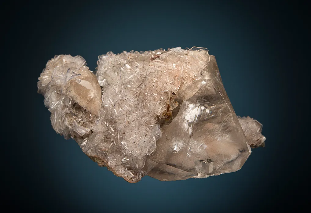 FLUORAPOPHYLLITE on Calcite - image 2