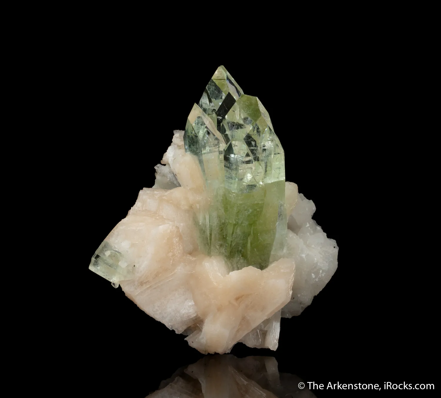 Fluorapophyllite on Stilbite - image 3