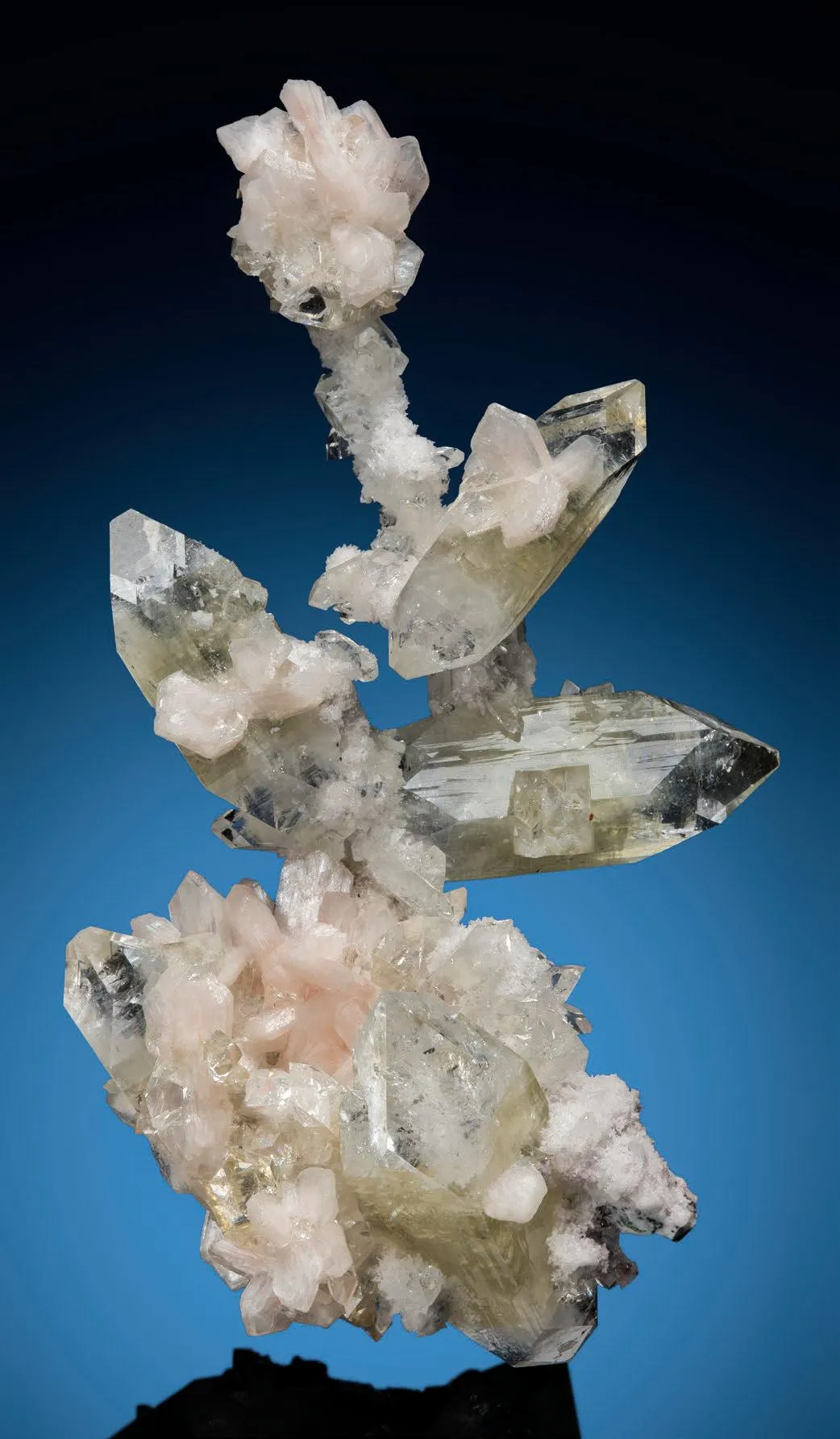 Fluorapophyllite, Stilbite - image 1