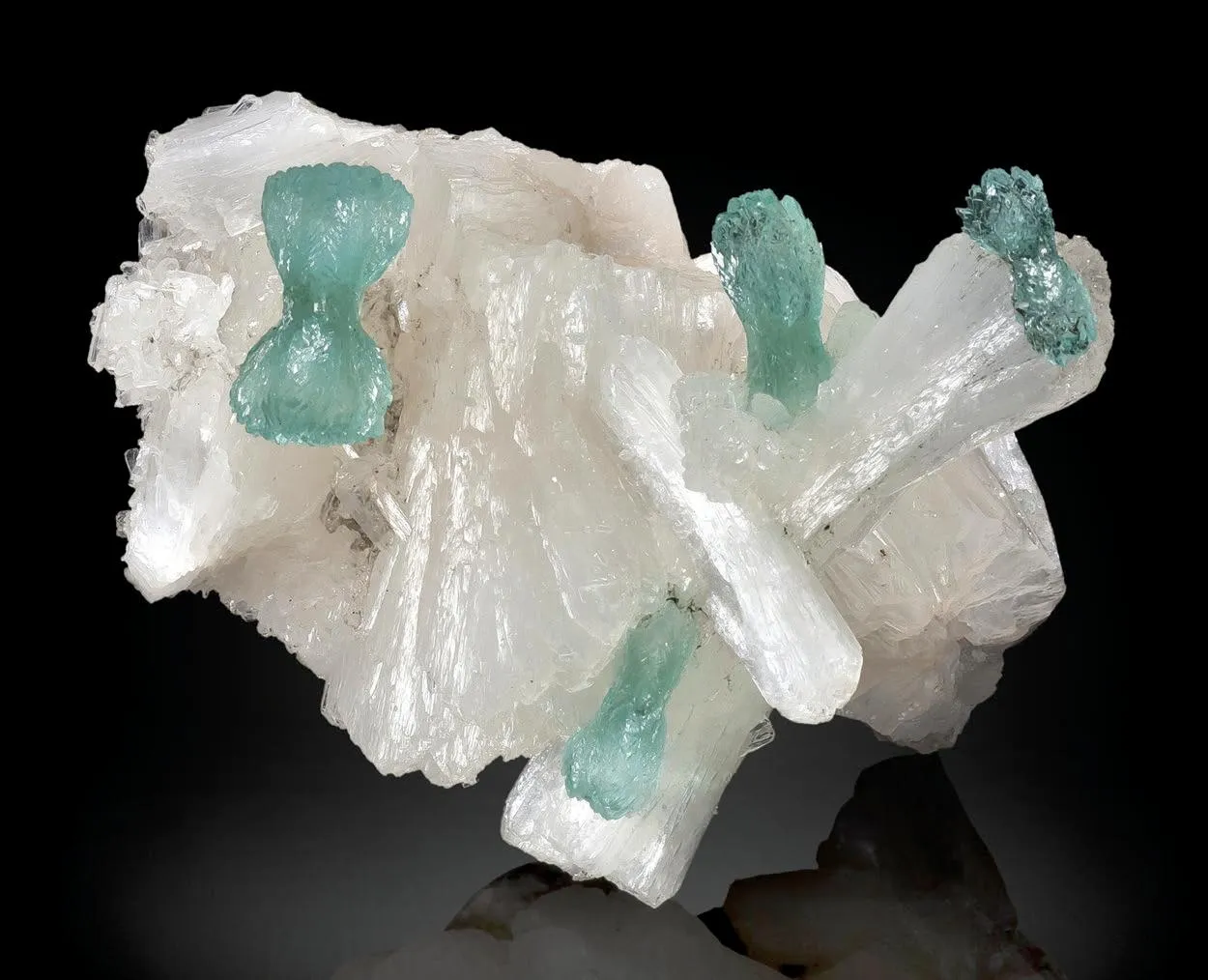 Fluorapophyllite, Stilbite - image 1