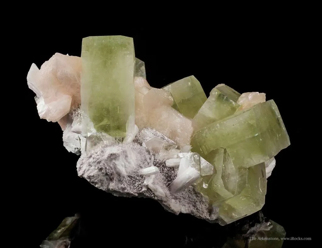 Fluorapophyllite With Stilbite - image 3