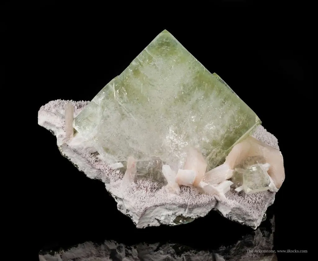 Fluorapophyllite With Stilbite - image 2