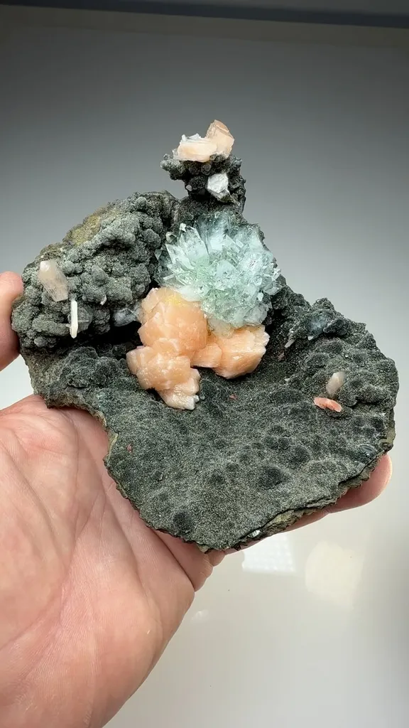 Fluorapophyllite with Stilbite - image 3