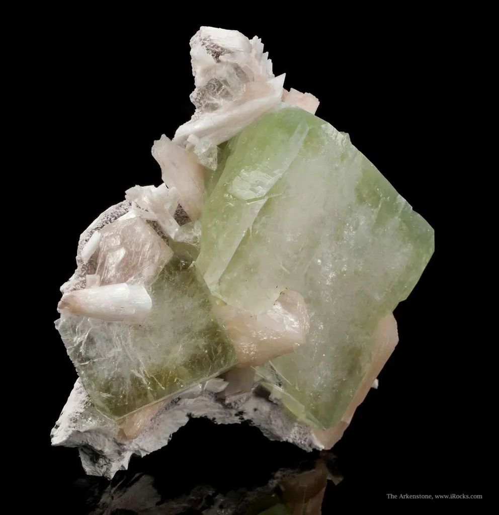 Fluorapophyllite With Stilbite - image 4