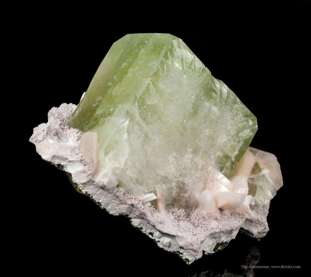 Fluorapophyllite With Stilbite - image 3