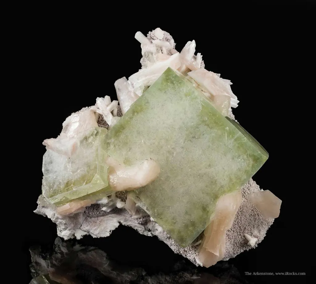 Fluorapophyllite With Stilbite image