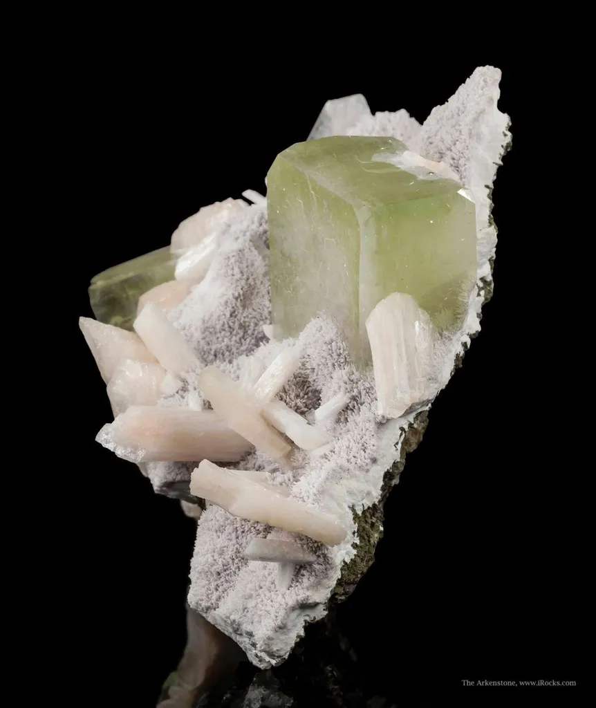 Fluorapophyllite With Stilbite - image 3