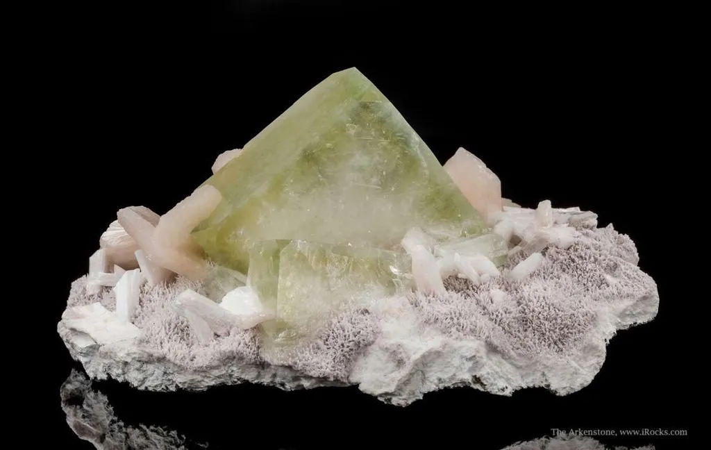 Fluorapophyllite With Stilbite - image 2
