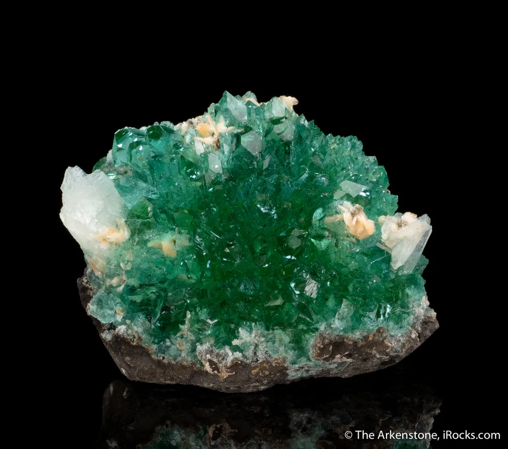 Fluorapophyllite with Stilbite image