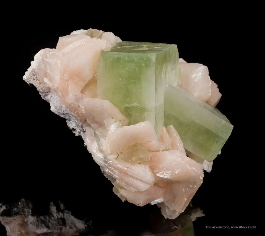 Fluorapophyllite With Stilbite image