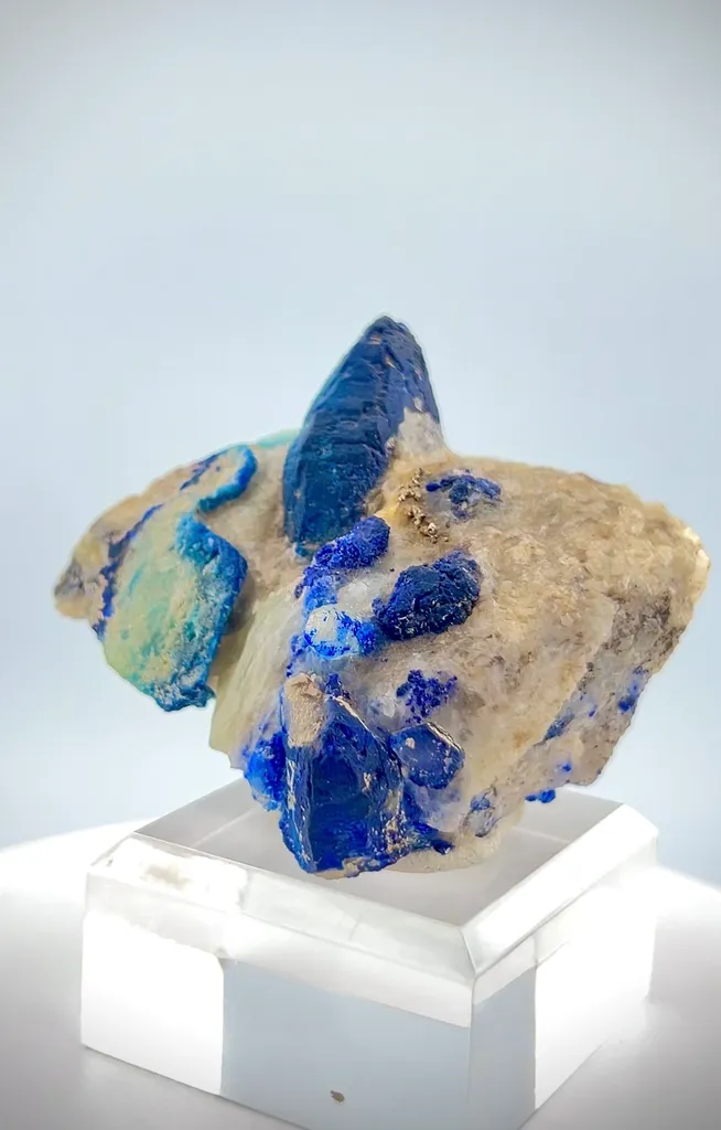 Fluorescent Afghanite specimen from Afghanistan, Badakhshan - image 9