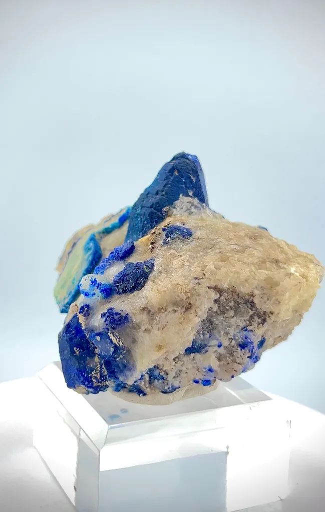 Fluorescent Afghanite specimen from Afghanistan, Badakhshan - image 3