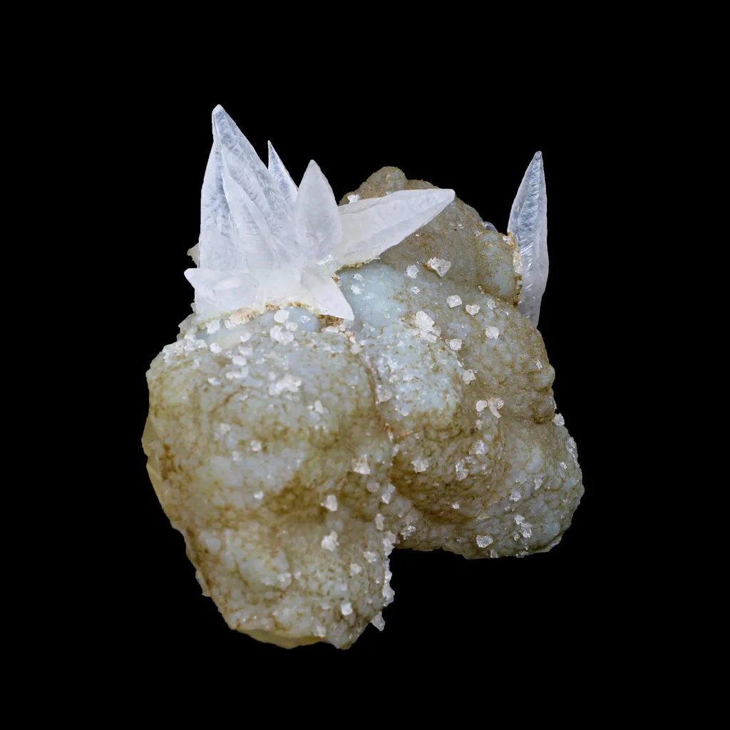 Fluorescent Dogtooth Calcite on Chalcedony-Coated Calcite Matrix – UV Reactive Natural Mineral Specimen from MadhyaPradesh, India - image 4