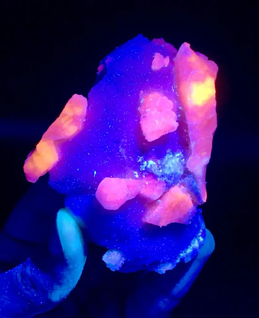 Fluorescent Rare Purple Hackmanite from Afghanistan - image 8