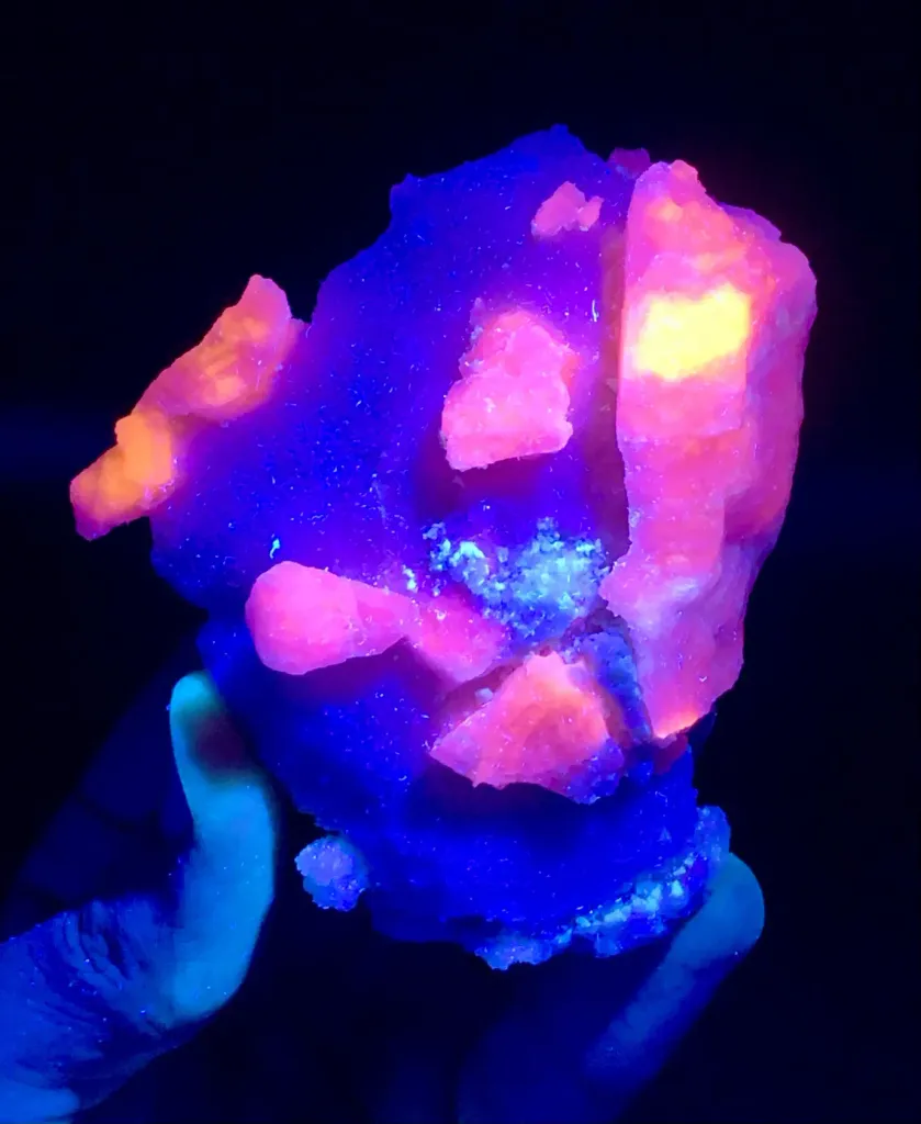 Fluorescent Rare Purple Hackmanite from Afghanistan - image 6