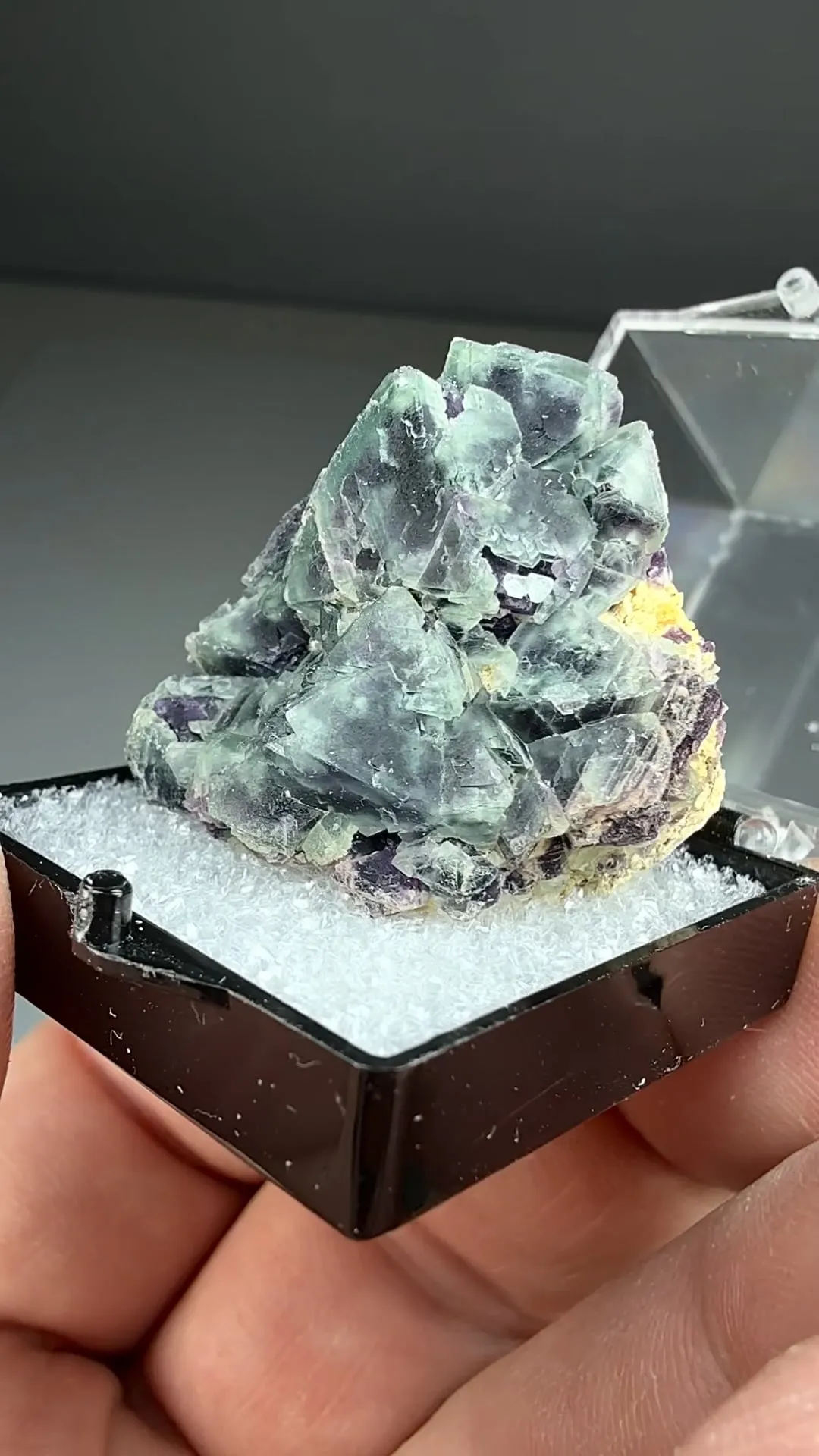 Fluorite - image 2