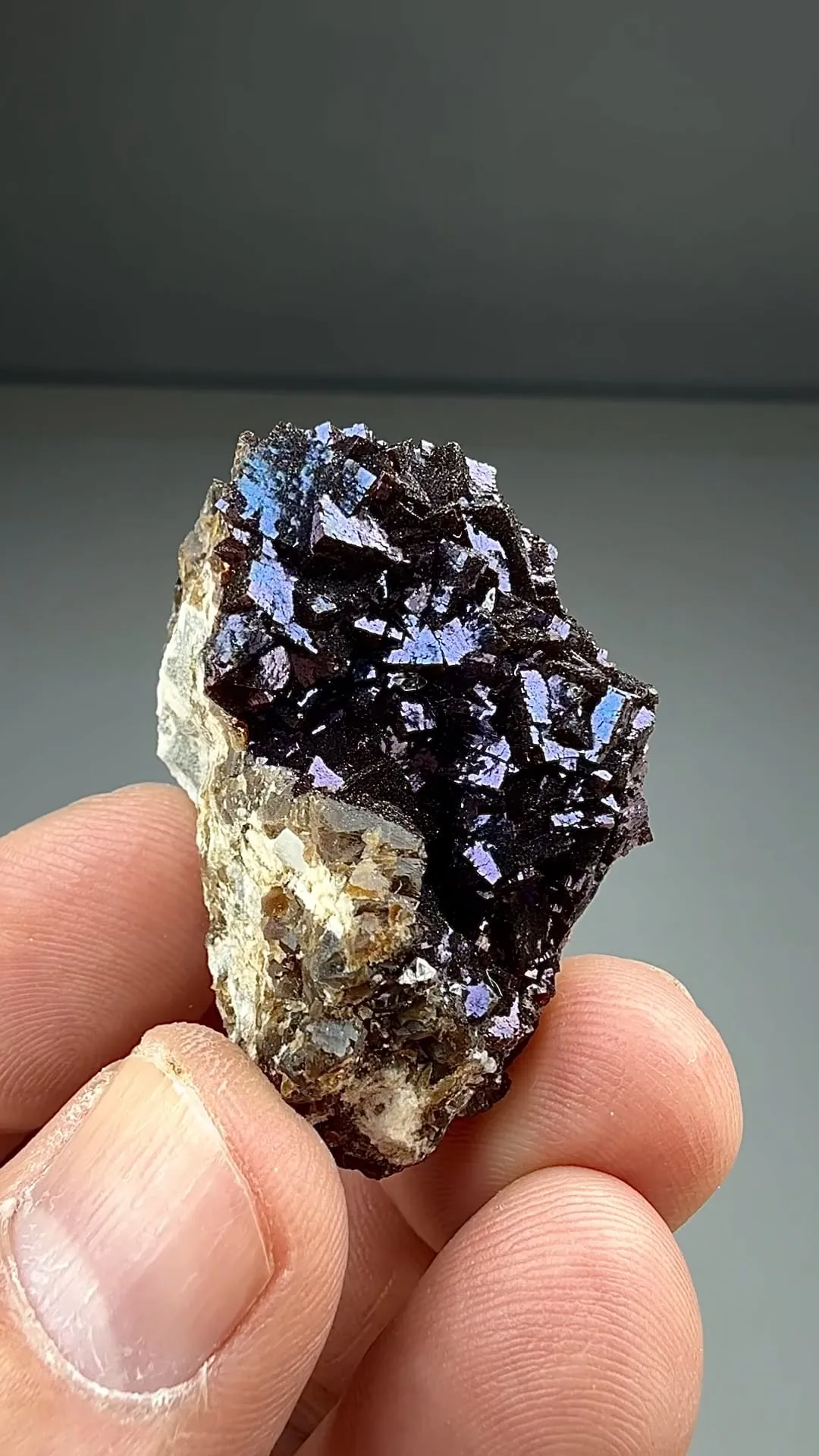 Fluorite (1367) - image 2