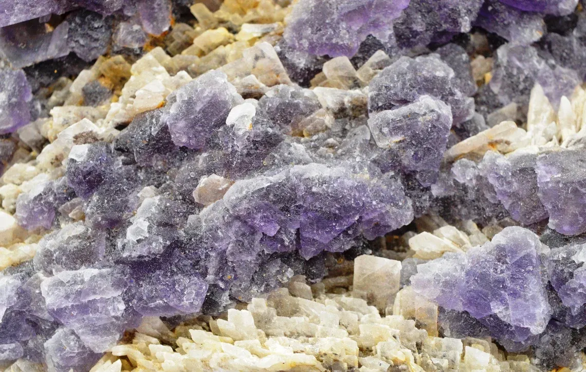 Fluorite 1668 grams - Taourirt, Taourirt Province, L'oriental Region, Morocco - image 3