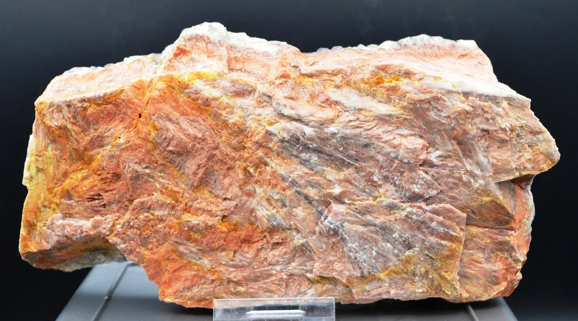 Fluorite 1668 grams - Taourirt, Taourirt Province, L'oriental Region, Morocco - image 4