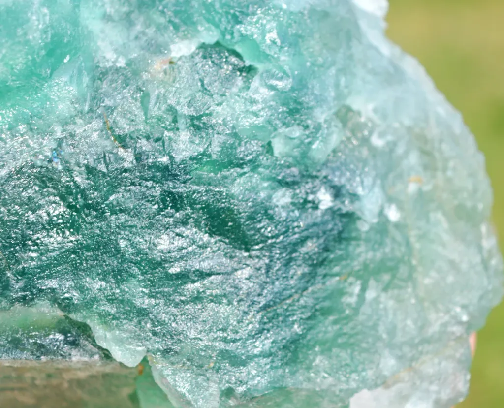 Fluorite 1671 grams - Huanzala Mine, Huallanca, Huallanca District, Bolognesi Province, Áncash, Peru - image 8