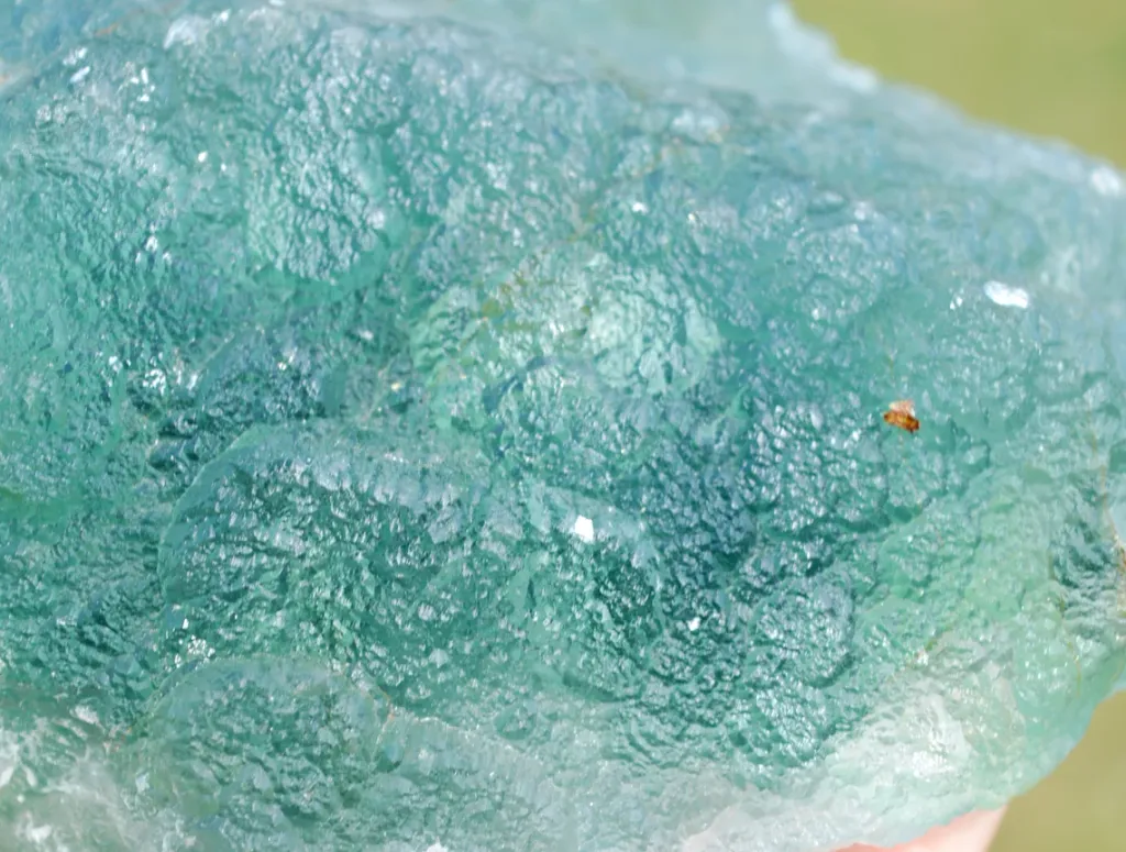 Fluorite 1671 grams - Huanzala Mine, Huallanca, Huallanca District, Bolognesi Province, Áncash, Peru - image 3
