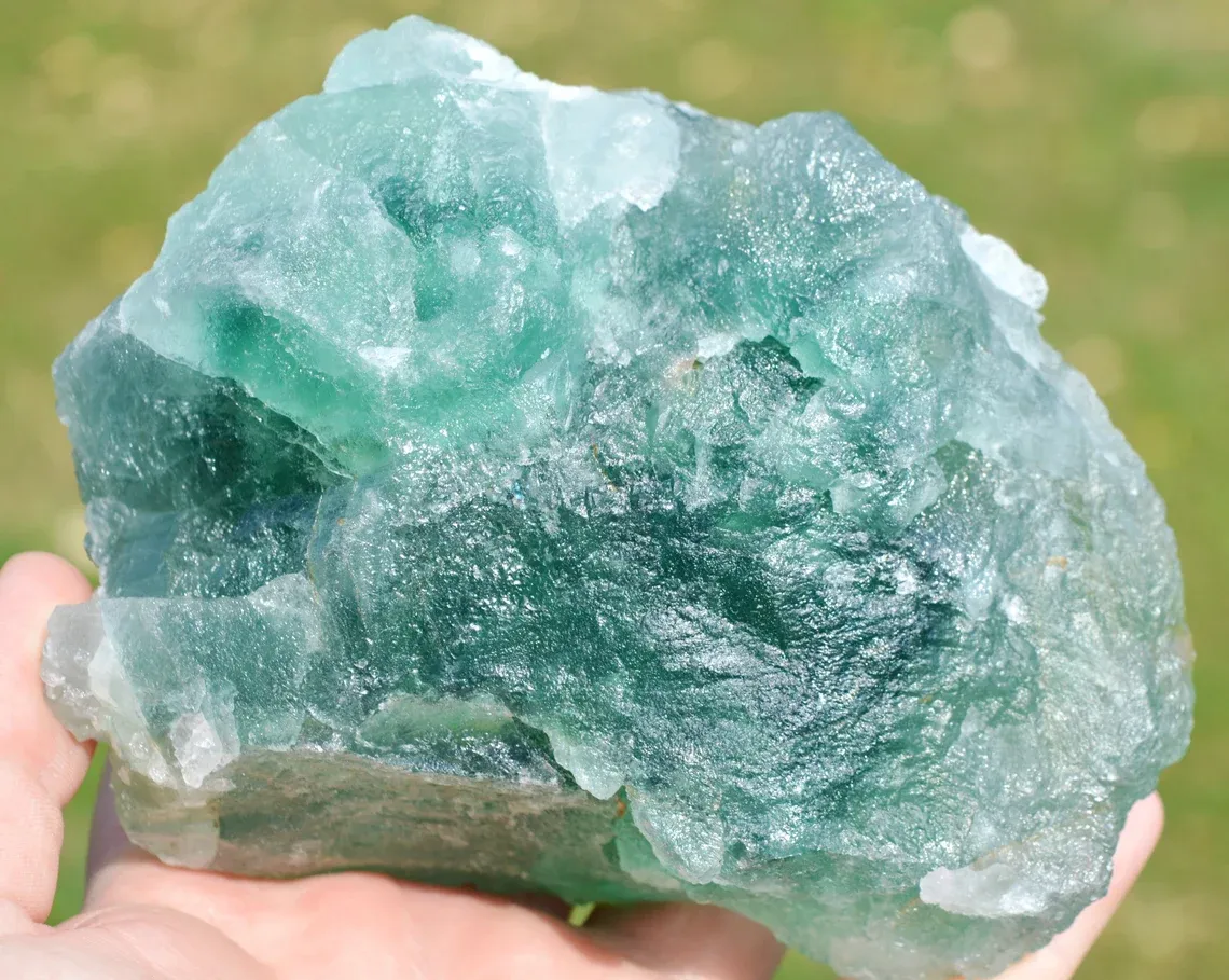 Fluorite 1671 grams - Huanzala Mine, Huallanca, Huallanca District, Bolognesi Province, Áncash, Peru - image 7