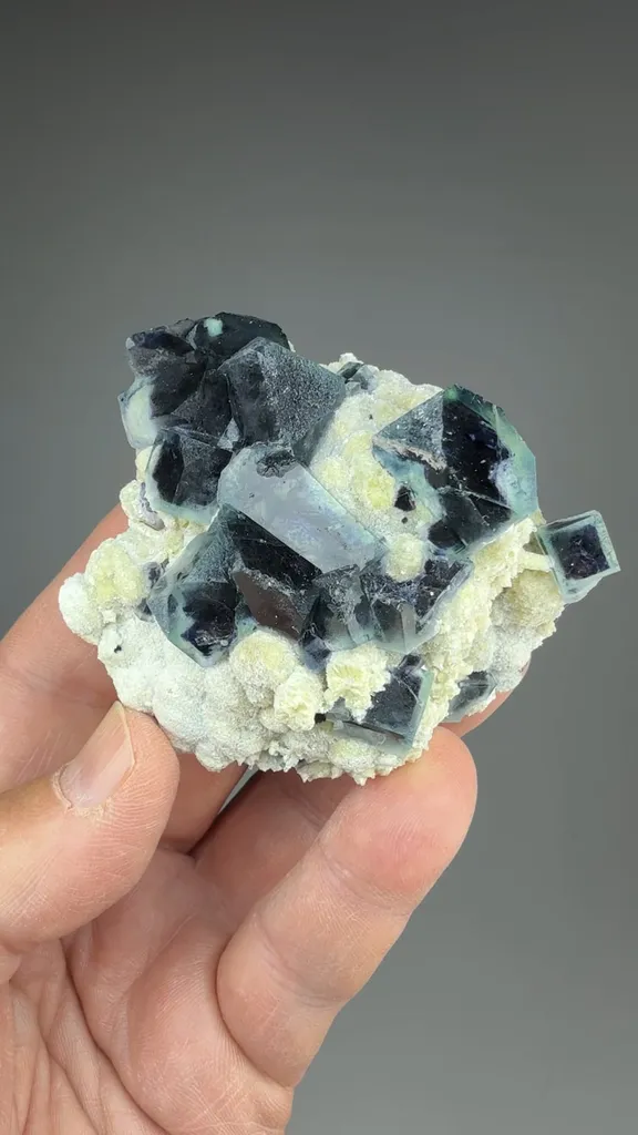 Fluorite - image 2