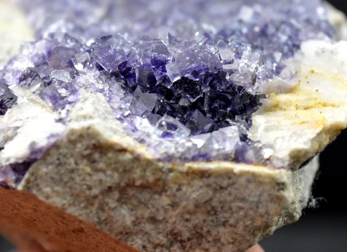 Fluorite 218 grams - Saint-Péray, Ardèche, Auvergne-Rhône-Alpes, France - image 4