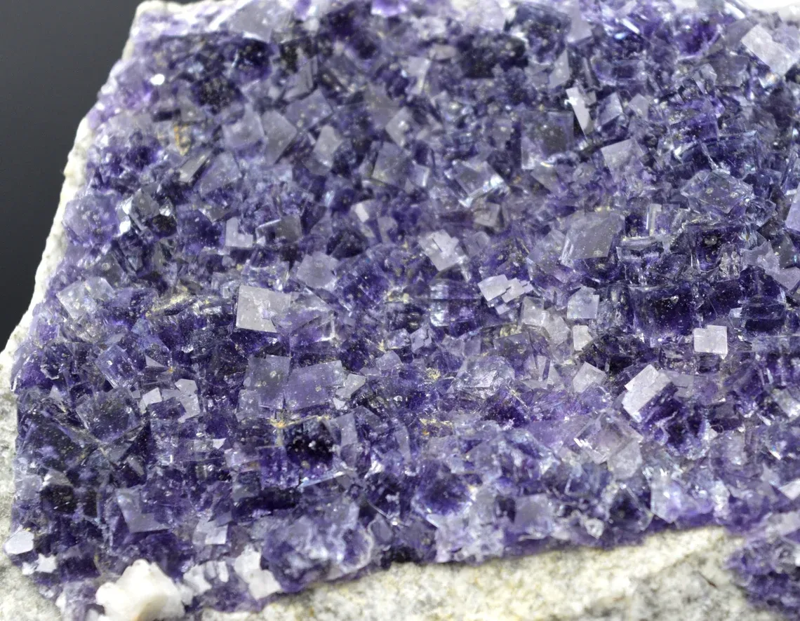 Fluorite 218 grams - Saint-Péray, Ardèche, Auvergne-Rhône-Alpes, France - image 2