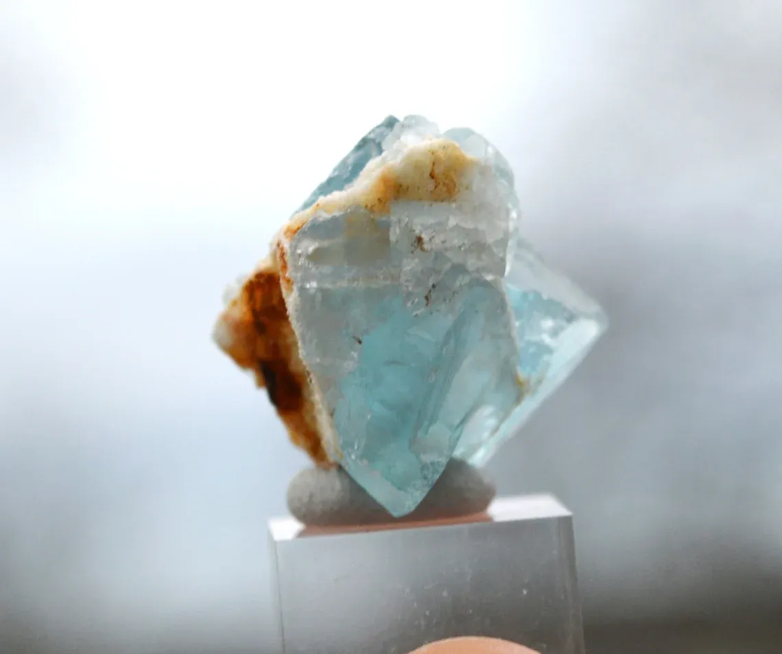 Fluorite 23 grams - Le Beix Mine, Saint-Germain-près-Herment, Riom, Puy-de-Dôme, France - image 3