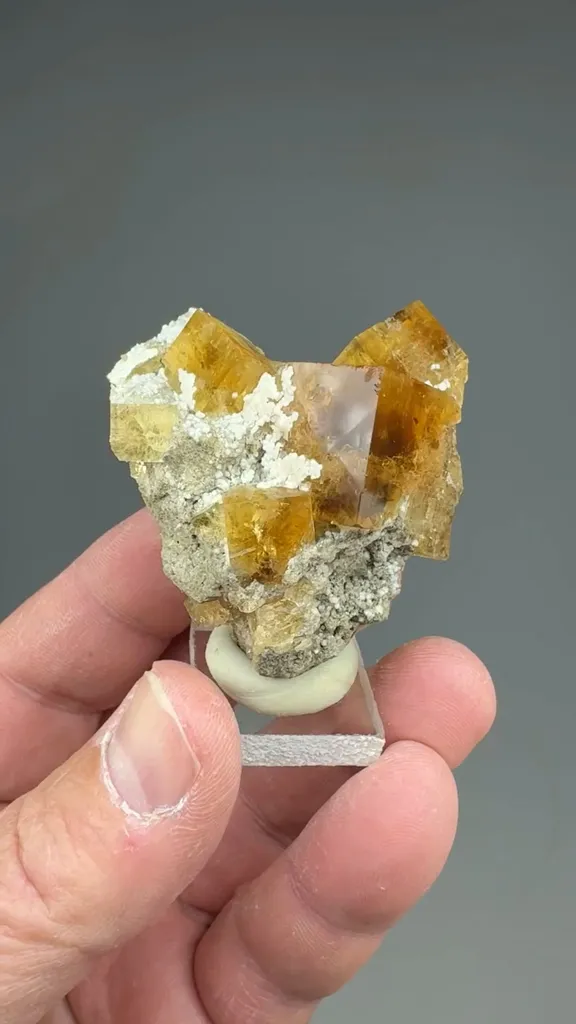 Fluorite - image 2