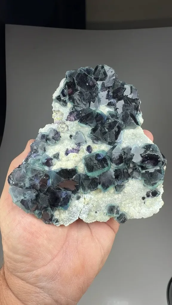 Fluorite - image 2