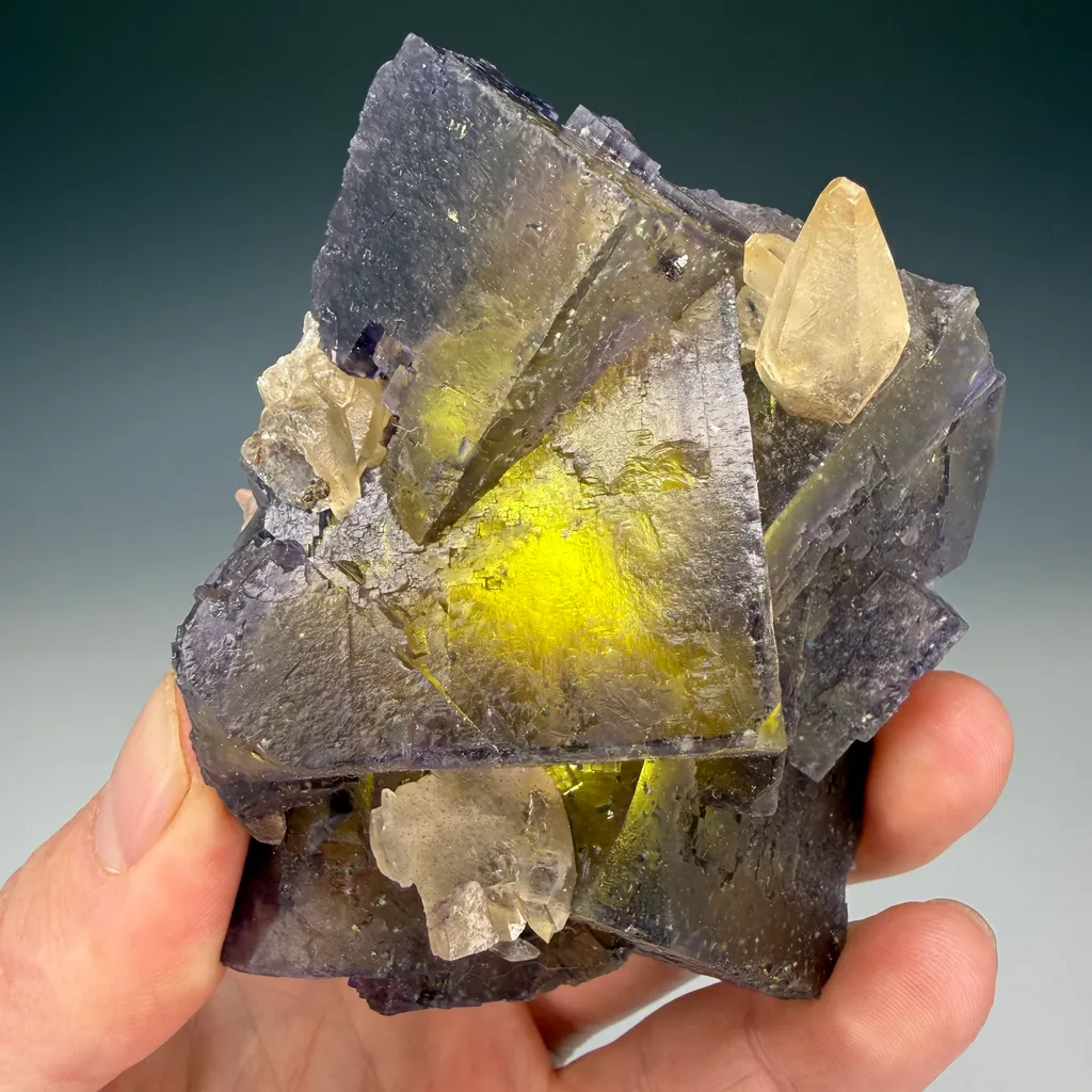 Fluorite - image 2