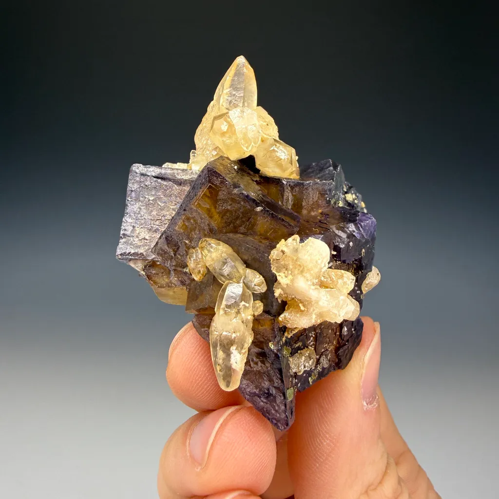 Fluorite - image 3