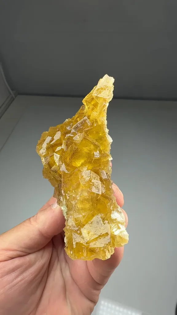 Fluorite - image 2