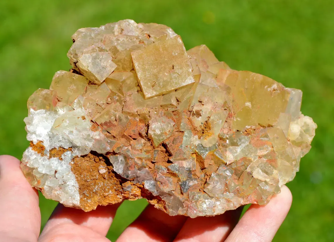 Fluorite 695 grams - Aouli, Mibladen, Midelt Circle, Midelt Province, Drâa-Tafilalet Region, Morocco - image 1