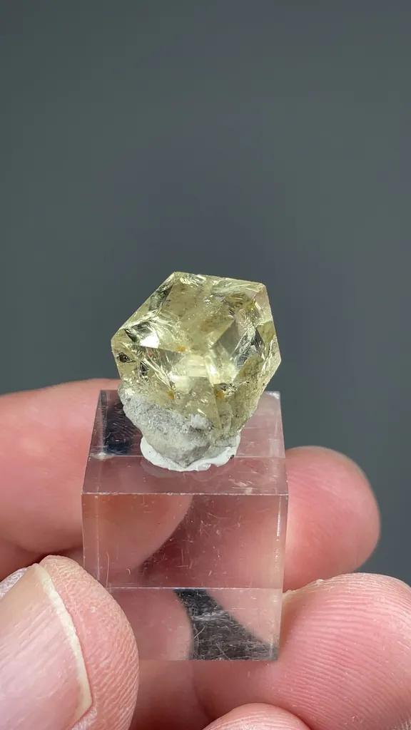 Fluorite - image 2